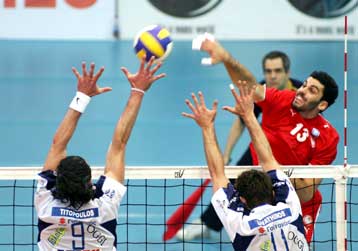 Ανανέωσε για άλλα δύο χρόνια ο Καρυπίδης στον Ολυμπιακό