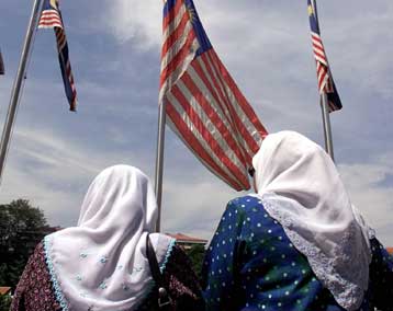 Σπάνια απόφαση θρησκευτικού δικαστηρίου επιτρέπει σε γυναίκα να αποκηρύξει το Ισλάμ