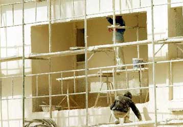 «Βουτιά» 13,4% στην οικοδομική δραστηριότητα τον Φεβρουάριο