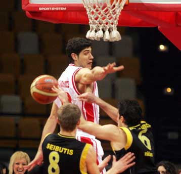 Προλαβαίνει ο Βασιλόπουλος το ματς του Σαββάτου, όχι όμως και ο Τσακαλίδης