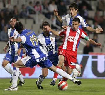 Μία νίκη μακριά από το «σεντόνι» η Ατλέτικο μετά το 2-0 στο «Μονζουίκ»