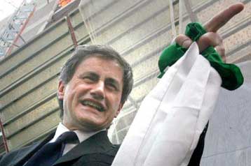 Κόντρα του δημάρχου Ρώμης με τις οργανώσεις ομοφυλοφίλων για την πορεία υπερηφάνειας