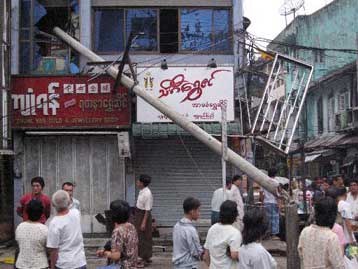 Εν μέσω χάους, δημοψήφισμα για το Σύνταγμα διεξάγει η Χούντα της Μιανμάρ