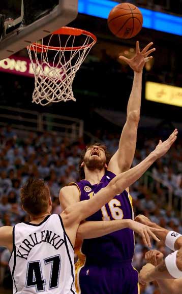 Νίκη 104-99 για τους Τζαζ κόντρα στους Λέικερς