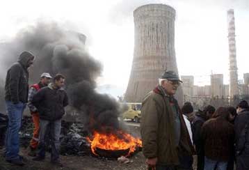Διαμαρτυρία των κατοίκων στο σταθμό της ΔΕΗ στην Κοζάνη