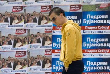 Μονομαχία ευρωπαϊστών – εθνικιστών στις βουλευτικές εκλογές της Σερβίας