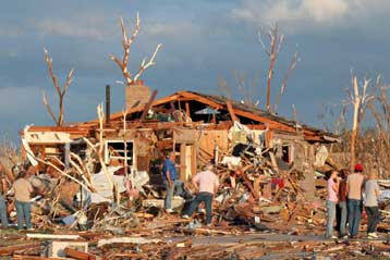 Φονικοί ανεμοστρόβιλοι έπληξαν το Μισούρι και την Οκλαχόμα στις ΗΠΑ
