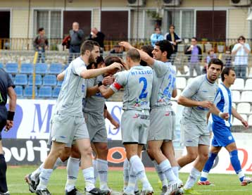 Στο 93ο λεπτό «λαβώθηκε» ο Πανσερραϊκός, αναρριχάται ο ΠΑΣ Γιάννινα