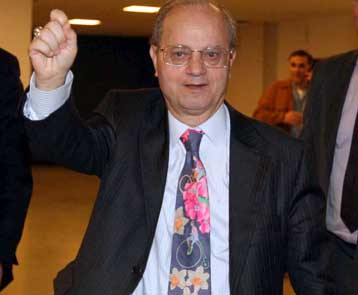 Το ενδεχόμενο να μη φύγει ο Παναθηναϊκός από τη Λεωφόρο εξέφρασε ο Θ. Γιαννακόπουλος