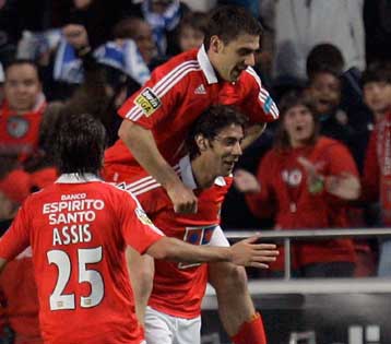 Το γκολ του Κατσουράνη δεν στάθηκε αρκετό για την Μπενφίκα