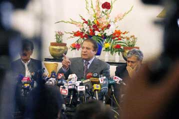 Ρήγμα στον κυβερνητικό συνασπισμό του Πακιστάν με αποχώρηση του Ναουάζ Σαρίφ