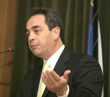 Υπέρ της απελευθέρωσης των οδικών εμπορευματικών μεταφορών τάσσεται το ΕΒΕΑ