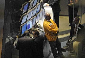 Αρνητικό πρόσημο στην Γουόλ Στριτ, θετικά κινήθηκαν οι αγορές στην Ευρώπη