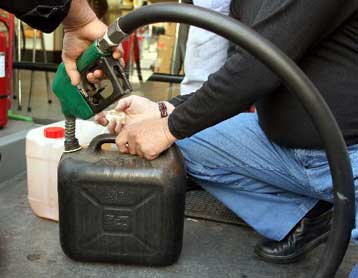 Ανέστειλαν την απεργία τους οι βυτιοφορείς, συνεχίζουν οι ιδιοκτήτες φορτηγών