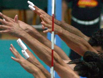 Στα «μεγάλα» σαλόνια ο Φοίνικας Σύρου, αφήνοντας εκτός την Ορεστιάδα