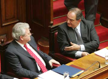 Η ακρίβεια επί τάπητος στη σύσκεψη του πρωθυπουργού με την ηγεσία του ΥΠΑΝ