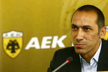 «Καλό ποδόσφαιρο και πρωταθλητές» το μήνυμα του Δώνη για τη νέα ΑΕΚ