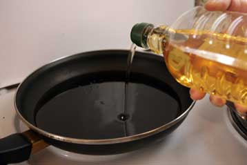 Ανησυχία για το «βρώμικο» ηλιέλαιο που ακόμη δεν εντοπίστηκε