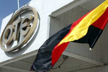 Οξύνονται οι αντιδράσεις για τη συμφωνία Δημοσίου-DT στον ΟΤΕ