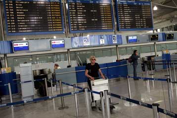 Ταλαιπωρίας συνέχεια για τους επιβάτες της Ολυμπιακής