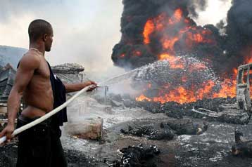 Δεκάδες νεκροί σε έκρηξη πετρελαιαγωγού στη Νιγηρία