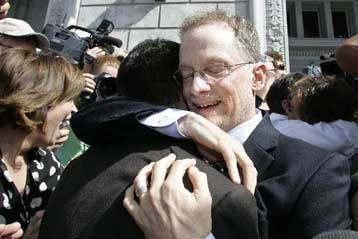 Η Καλιφόρνια θα επιτρέπει στο εξής το γάμο μεταξύ ατόμων του ίδιου φύλου