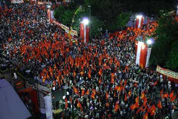 Την πολιτική πρόταση του ΚΚΕ παρουσίασε σε συγκέντρωση στο Σύνταγμα η Αλ.Παπαρήγα