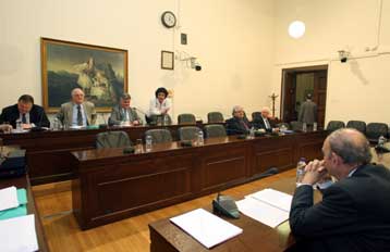 Στην υπόθεση ομολόγων υπάρχουν κακουργηματικές πράξεις, καταγγέλλει ο Γ.Ζορμπάς