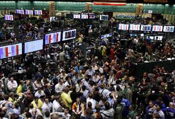 Προς τα 125 δολάρια βαδίζει η τιμή του αργού πετρελαίου