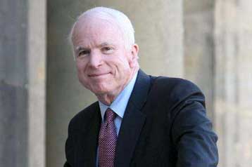 Μέσω της Γερουσίας φέρεται να «τόνωσε» ο Μακέιν εταιρεία που τον χρηματοδοτεί