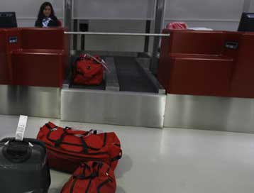 Νέα εμπόδια στην εξαίρεση της Ελλάδας από την έκδοση βίζας για τις ΗΠΑ