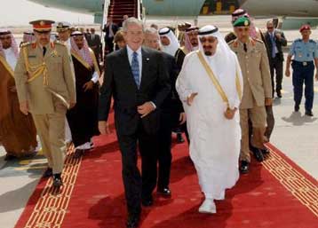 Η αύξηση της παραγωγής της Σαουδικής Αραβίας δεν λύνει το πρόβλημα, λέει ο Τζ.Μπους