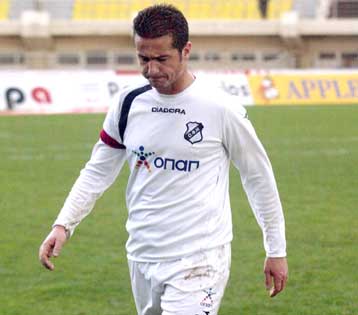 «Κρέμασε» τα παπούτσια του ο Νίκος Μαχλάς