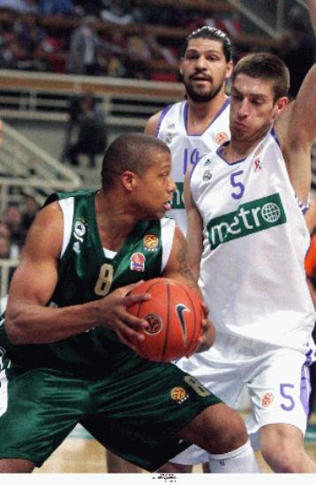 Στην πόρτα της εξόδου της Ρεάλ οι Παπαδόπουλος και Πελεκάνος