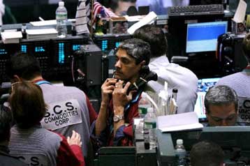 Πάνω από τα 127 δολάρια διαμορφώθηκε η τιμή του πετρελαίου