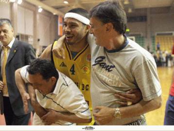 «Να εξαντλήσουμε τις πιθανότητες» είπε ο Μαρκόπουλος στους παίκτες του