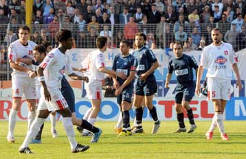 Ντέρμπι Αιγάλεω-Πανσερραϊκού λίγο πριν από το τέλος