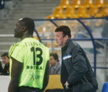 Ο Κουμπλής στον πάγκο του Αρη για τέταρτη φορά στην καριέρα του