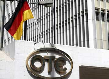 Ο μεσολαβητής κέρδισε, το δημόσιο ζημιώθηκε στην πώληση του ΟΤΕ, λέει το ΠΑΣΟΚ