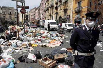Στη Νάπολη μετέφερε ο Μπερλουσκόνι το πρώτο υπουργικό συμβούλιο