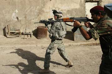 Νέα μείωση στρατευμάτων από το Ιράκ ενδέχεται να εισηγηθεί ο Ντέιβιντ Πετρέους