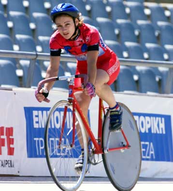 Δύο χρυσά και ένα πανελλήνιο ρεκόρ για την Κλαπανάρα στο Πανελλήνιο πίστας