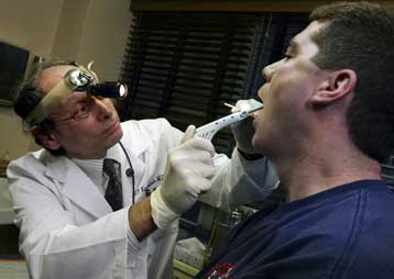 Σε ενδοκαρδίτιδα μπορεί να οδηγήσει ένα χαλασμένο δόντι ή ένα δερματικό απόστημα