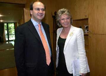 Μέσα στις επόμενες ημέρες επικυρώνεται από τη Βουλή η συμφωνία για τον ΟΤΕ