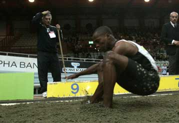 Στα 8,73 μέτρα «πέταξε» ο Σαλαντίνο στο μίτινγκ στο Χένγκελο