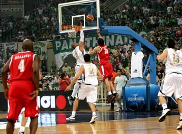 Ο Παναθηναϊκός το 1-0 με Σάρας και… δοκάρι του Πρίντεζη στο 90