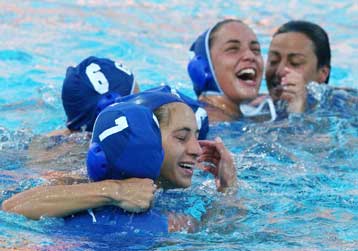 Σημαντική όσο και δύσκολη νίκη της εθνικής γυναικών με 9-8 επί της Ιταλίας