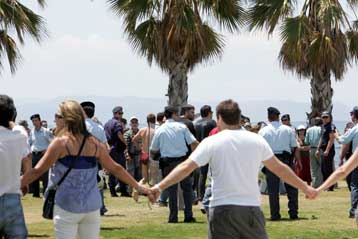 Την παραλία διεκδικούν και φέτος οι κάτοικοι στην περιοχή του Ελληνικού