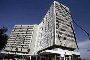 Επίφοβη για εθνικούς λόγους η «εκποίηση» του ΟΤΕ στην DT, λέει το ΠΑΣΟΚ