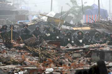 Εξαιρέσεις για πληγέντες από τον σεισμό κάνει στην «πολιτική του ενός παιδιού» η Κίνα